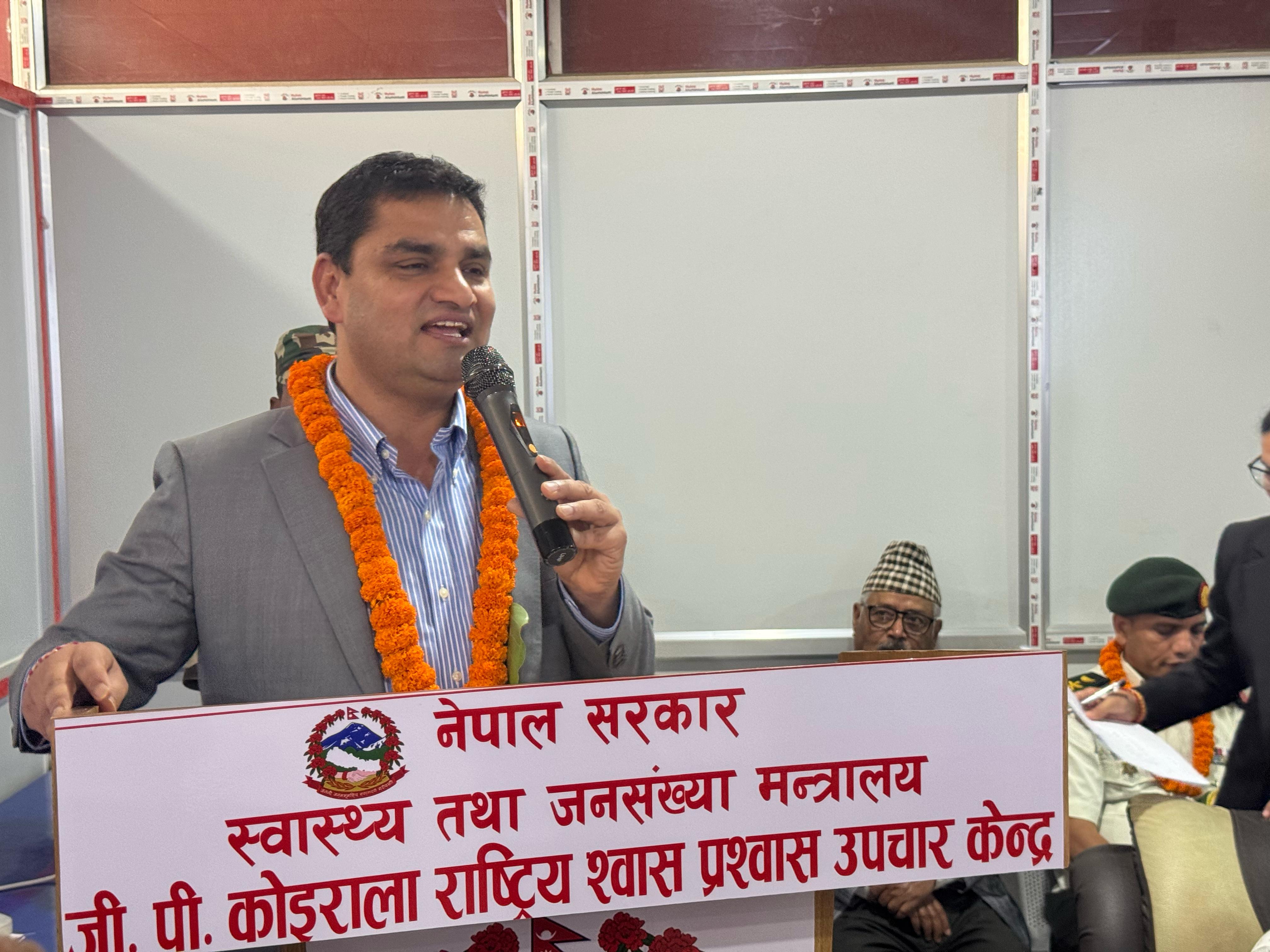 स्वास्थ्य बीमा बोर्डको भुक्तानी क्षमता बढाउन अस्थायी जनशक्ति थप्ने स्वास्थ्य मन्त्री पौडेलको प्रस्ताव स्वीकृत, एक हजार थपिने